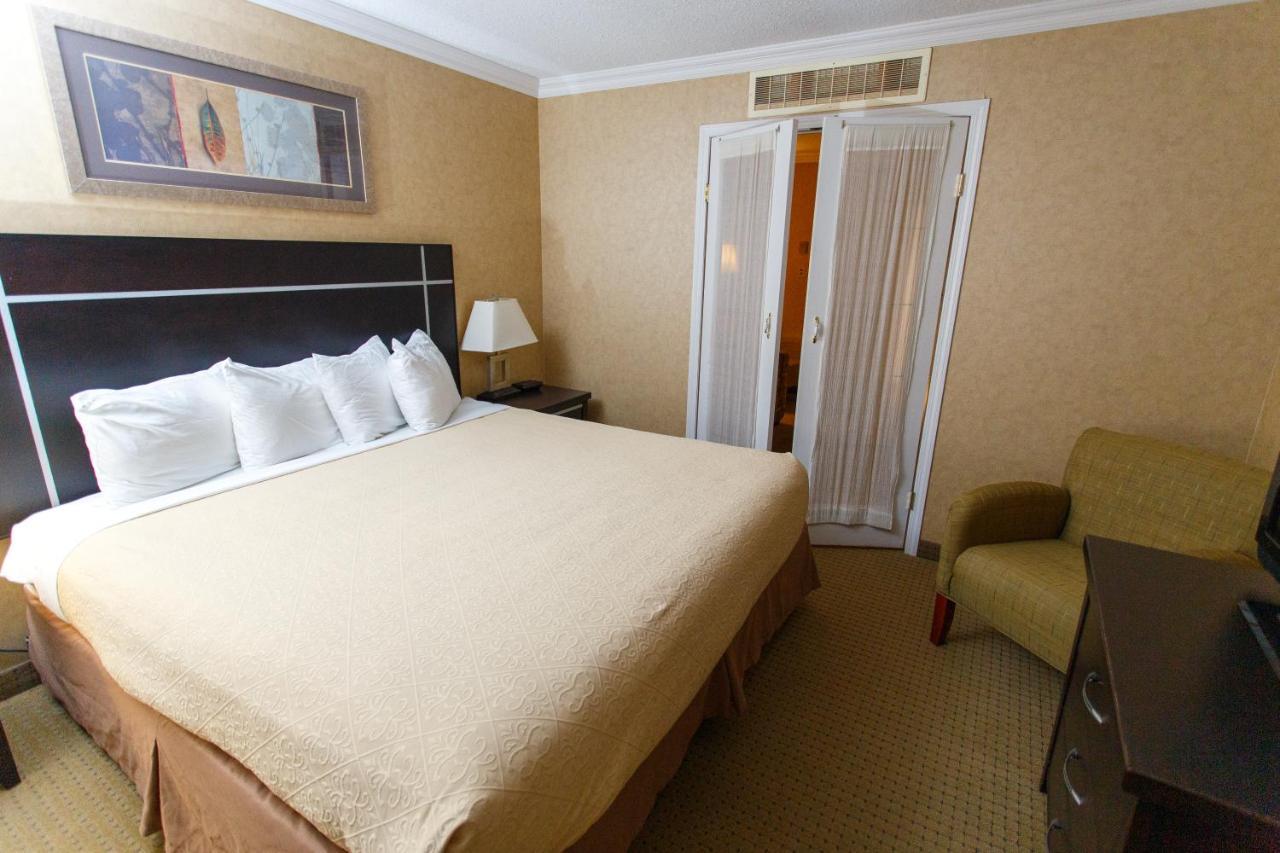 The George Dawson Inn & Conference Centre Dawson Creek Εξωτερικό φωτογραφία