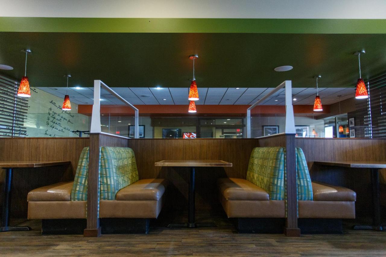 The George Dawson Inn & Conference Centre Dawson Creek Εξωτερικό φωτογραφία