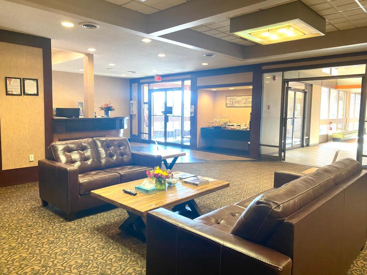 The George Dawson Inn & Conference Centre Dawson Creek Εξωτερικό φωτογραφία